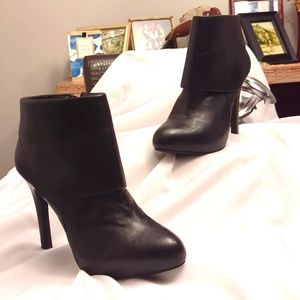 Jessica Simpson Ladies Black booties